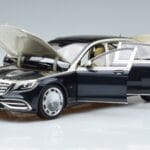 Mercedes Maybach S650 X222 Sølvblå Norev 1:18 B66960615 Metal - image 2 of 7