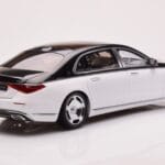Mercedes Maybach S680 W223 Obsidian Sort Diamond Hvid Almost Real 1:18 - image 3 of 7