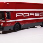 Mercedes O317 Porsche Transporter Rød CMR 1:18