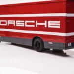 Mercedes O317 Porsche Transporter Rød CMR 1:18 - image 3 of 12