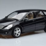 Mercedes R-Class W251 Obsidian Sort Minichamps 1:18 B66962325 Metal