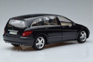 Mercedes R-Class W251 Obsidian Sort Minichamps 1:18 B66962325 Metal — billede 3 af 7