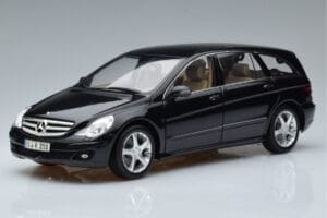 Mercedes R-Class W251 Obsidian Sort Minichamps 1:18 B66962325 Metal