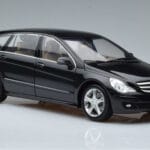 Mercedes R-Class W251 Obsidian Sort Minichamps 1:18 B66962325 Metal - image 5 of 7