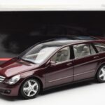 Mercedes R-Class W251 Rød Metallic Minichamps 1:18 - image 8 of 8
