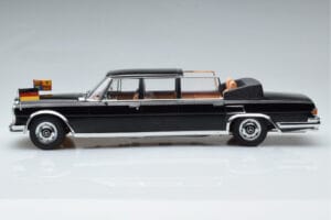 Mercedes 600 Pullman W100 Landaulet Queen Elizabeth II KK-Scale 1:18 KKDC181185 Metal — billede 3 af 6