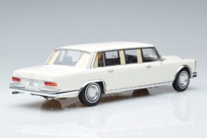 Mercedes S-Class 600 W100 LWB Pullman Hvid MCG 1:18 MCG18188 Metal — billede 2 af 6
