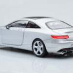 Mercedes S-Class W222 Iridium Sølv Norev 1:18 - image 7 of 8