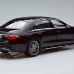 Mercedes S-Class W223 AMG Line Rød Norev 1:18 - image 3 of 8