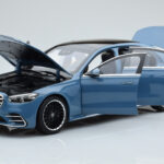 Mercedes S-Class W223 Vintage Blå Norev 1:18 - image 2 of 7