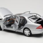 Mercedes S600 W220 Sølv Metallic Norev 1:18 - image 5 of 8