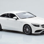 Mercedes AMG S63 C217 Coupe Hvid GT Spirit 1:18 - image 4 of 6