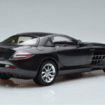 Mercedes SLR McLaren Sort CMC 1:18 - image 3 of 10