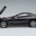 Mercedes SLR McLaren Sort CMC 1:18 - image 4 of 10