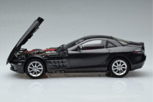 Mercedes SLR McLaren Sort CMC 1:18 M-045F Metal — billede 4 af 10