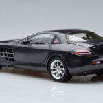 Mercedes SLR McLaren Sort CMC 1:18 - image 7 of 10