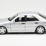 Mercedes C36 AMG W202 Sølv UT Models 1:18 - image 3 of 6