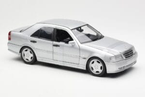 Mercedes C36 AMG W202 Sølv UT Models 1:18 180035000 Metal — billede 4 af 6