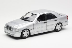 Mercedes C36 AMG W202 Sølv UT Models 1:18