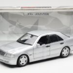 Mercedes C36 AMG W202 Sølv UT Models 1:18 - image 6 of 6