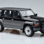 Nissan Patrol GR Y60 Grå Otto 1:18 - image 4 of 6