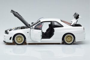 Nissan Skyline GT-R R34 Nismo Z-Tune Hvid MotorHelix 1:18 M83407 Metal — billede 4 af 11