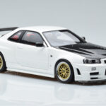 Nissan Skyline GT-R R34 Nismo Z-Tune Hvid MotorHelix 1:18 - image 6 of 11