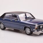 Opel Diplomat B Mørkeblå Metallic MCG 1:18 - image 4 of 6