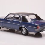 Opel Diplomat B Mørkeblå Metallic MCG 1:18 - image 5 of 6