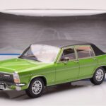 Opel Diplomat B Grøn Metallic MCG 1:18 - image 6 of 6