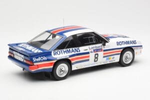 Opel Manta 400 Rothmans #8 J. McRae / I. Grindrod Lombard RAC Rally 1983 IXO 1:18 18RMC038A Metal — billede 2 af 6