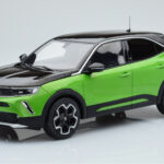 Opel Mokka-e GS Line Matcha Grøn Otto 1:18