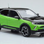 Opel Mokka-e GS Line Matcha Grøn Otto 1:18 - image 3 of 5