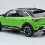 Opel Mokka-e GS Line Matcha Grøn Otto 1:18 - image 4 of 5