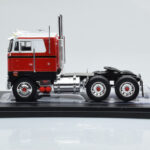 Peterbilt 352 Pacemaker Rød Hvid IXO 1:43 - image 2 of 4