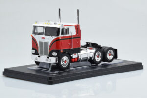 Peterbilt 352 Pacemaker Rød Hvid IXO 1:43