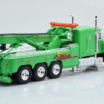 Peterbilt 359 Wrecker Road Service Grøn IXO 1:43 - image 2 of 5