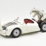 Porsche 550 Spyder 70 År Edition Hvid Schuco 1:18 450033300 - image 2 of 8