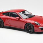 Porsche 911 991 Carrera GTS Carmine Rød Schuco 1:18 450039000 - image 6 of 8