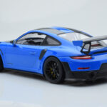 Porsche 911 GT2 RS 991.2 Weissach Package Blå Sorte Magnesiumfælge Minichamps 1:18 - image 5 of 6