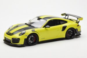 Porsche 911 991.2 GT2 RS Lysegrøn Med Sorte Magnesiumfælge Minichamps 1:18