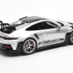 Porsche 911 992 GT3 Weissach Pack GT Sølv Metallic Norev 1:18 - image 3 of 8