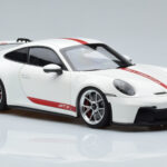 Porsche 911 992 GT3 Hvid Norev 1:18 - image 5 of 7