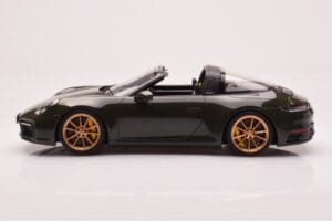 Porsche 911 992 Targa 4S Olivengrøn GT Spirit 1:18 GT438 Resin — billede 3 af 6