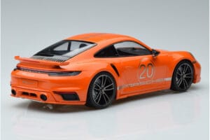 Porsche 911 992 Turbo S China 20th Anniversary Orange Minichamps 1:18 155069171 Metal — billede 2 af 6