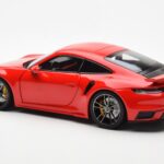 Porsche 911 992 Turbo S Sport Design Rød Minichamps 1:18 - image 7 of 8