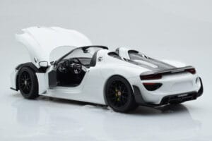 Porsche 918 Spyder Weissach Package Hvid Med Sorte Fælge Minichamps 1:18 113062443 Metal — billede 6 af 9