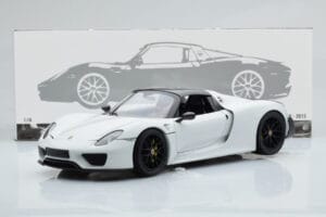 Porsche 918 Spyder Weissach Package Hvid Med Sorte Fælge Minichamps 1:18 113062443 Metal — billede 9 af 9