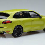 Porsche Cayenne GTS 92A Peridot Grøn GT Spirit 1:18 - image 2 of 6