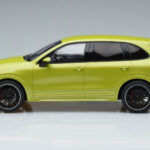Porsche Cayenne GTS 92A Peridot Grøn GT Spirit 1:18 - image 3 of 6